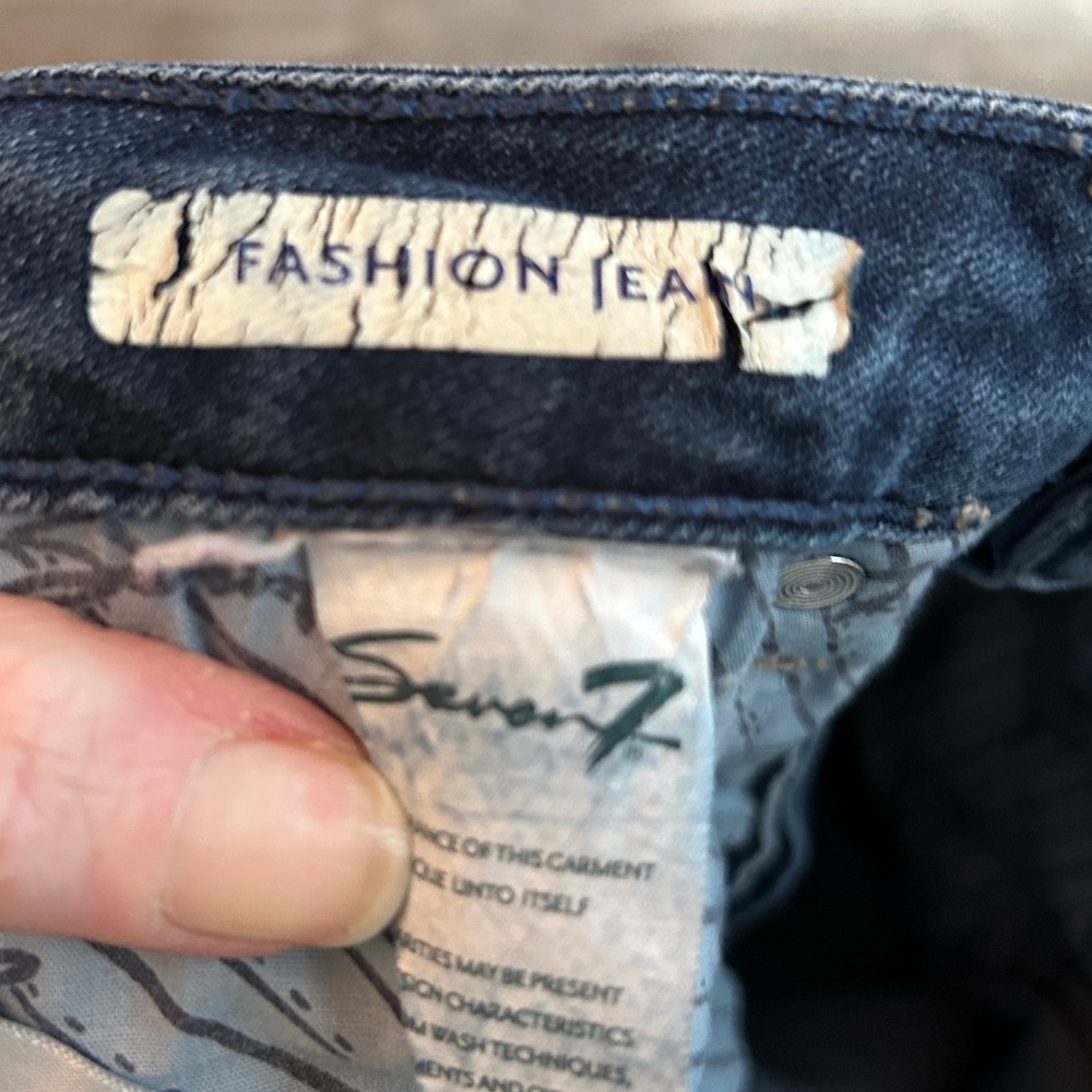 Seven7 Est 1964 Women's Size 4 Dark Wash Flare Raw Hem Jeans - Picture 7 of 7